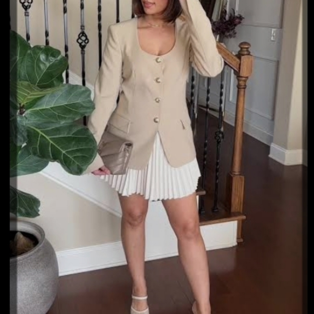 NEW Zara Beige round neck blazer Retro Structured Size XL Tik tok gold buttons - Picture 2 of 11